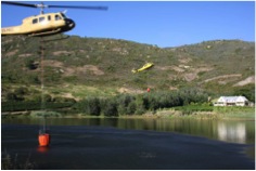 helicopter-getting-water